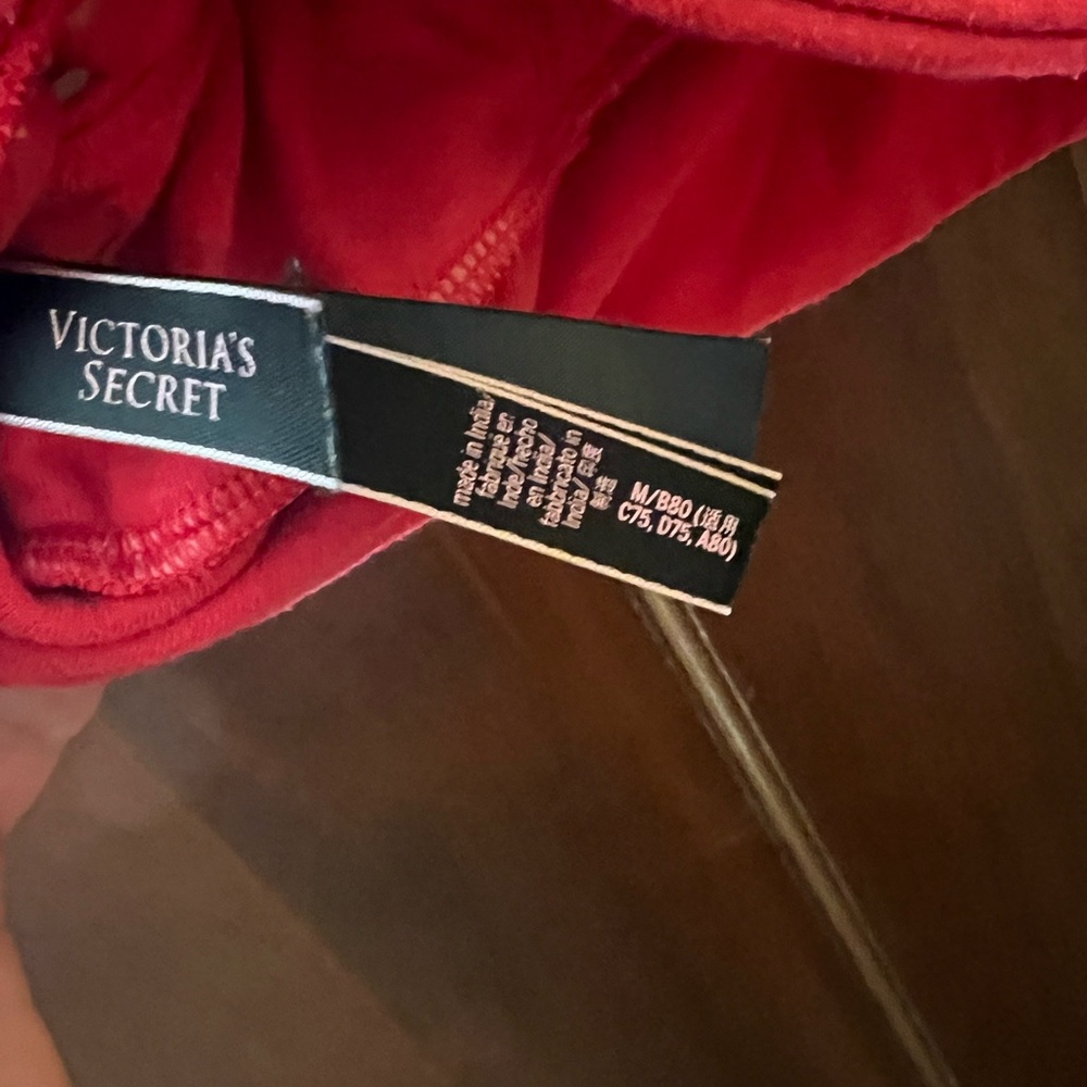 Victoria's Secret Red Sports Bra with Crossover V-Neck - Picture 4 of 4